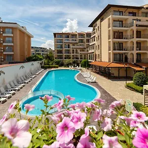 Tourist Complex Rose Village Hotel apartamentowy